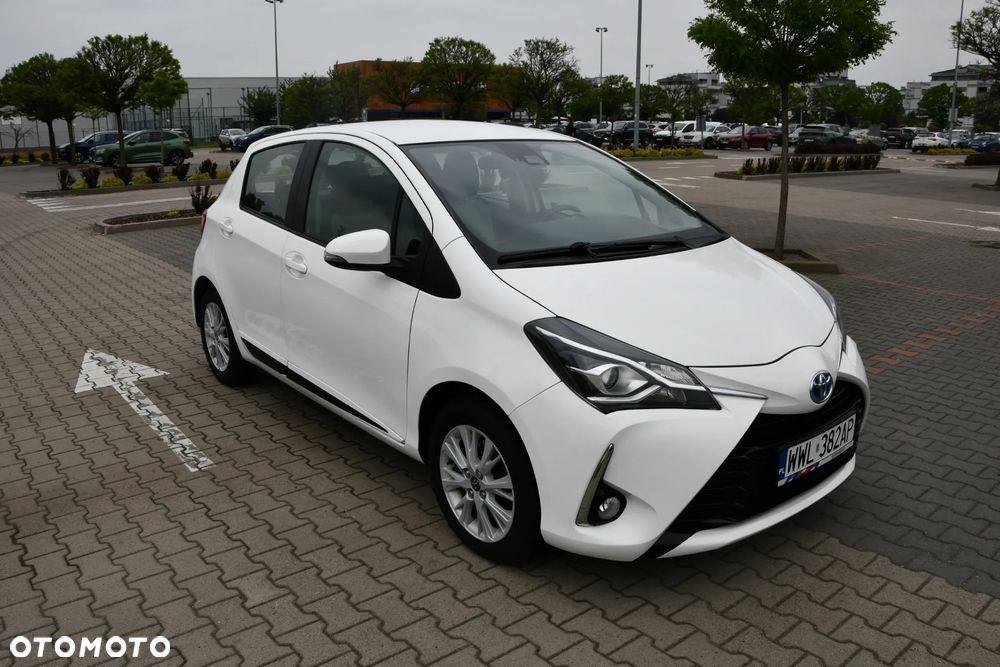 Toyota Yaris Hybrid 100 Premium EU6 - 3