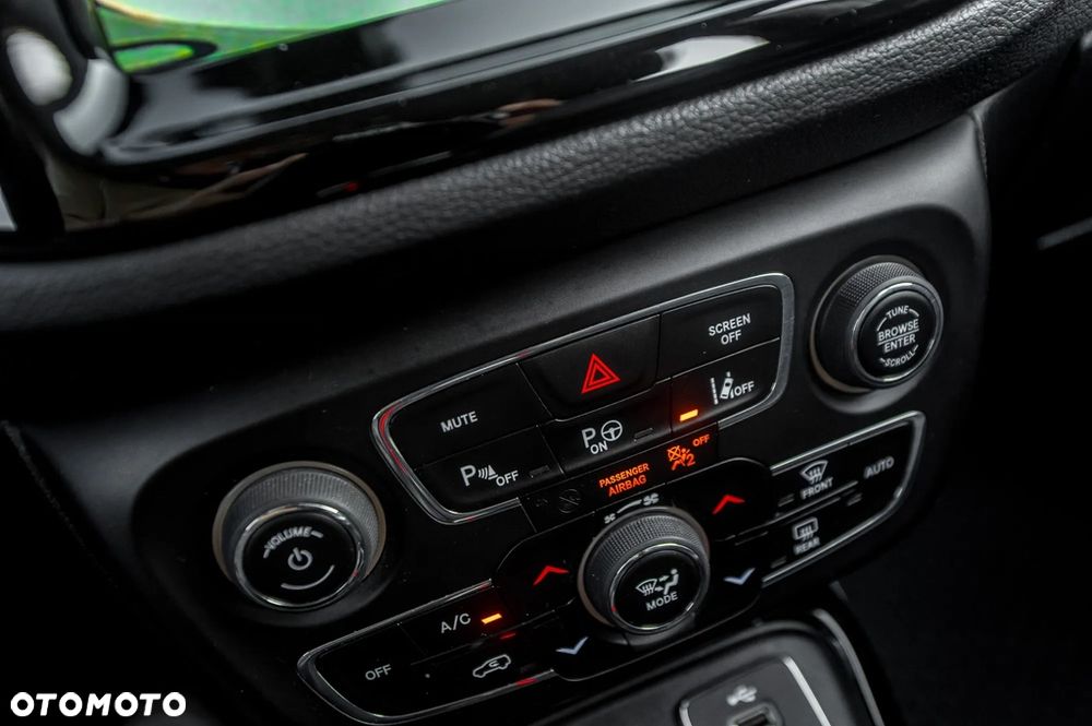 Jeep Compass 1.4 TMair Limited 4WD S&S - 35