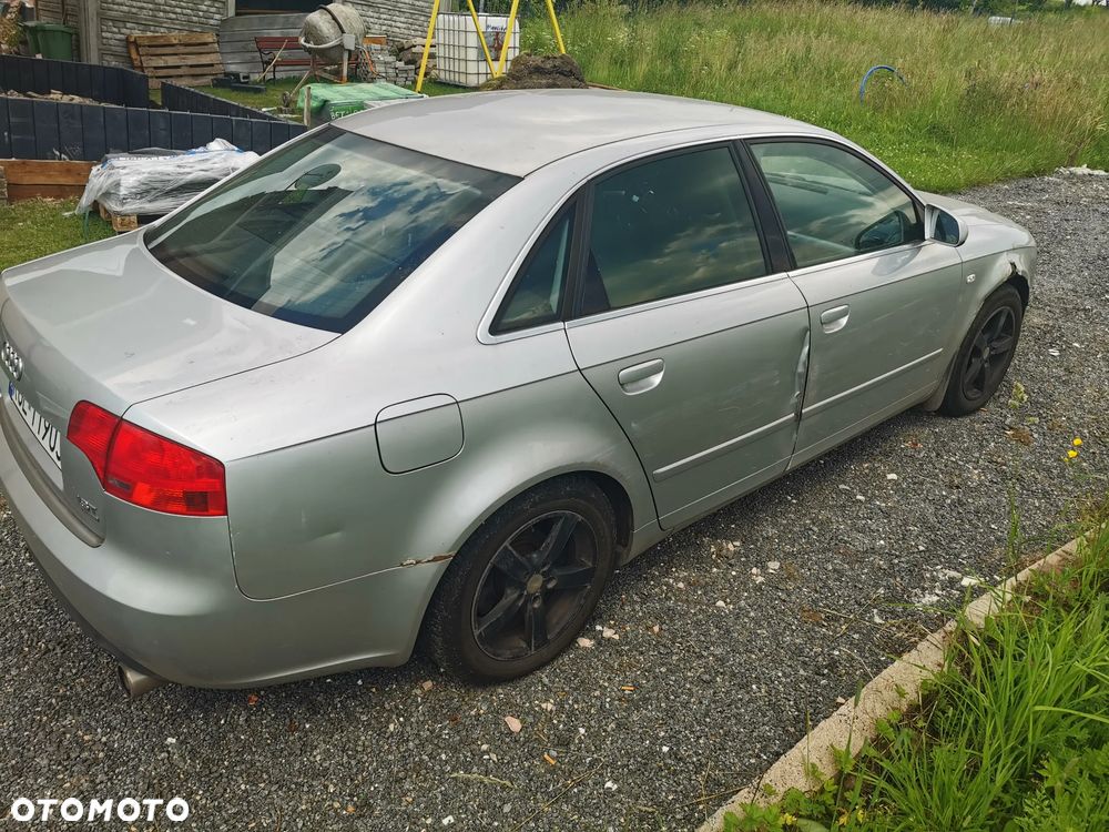 Audi A4 Limousine - 4
