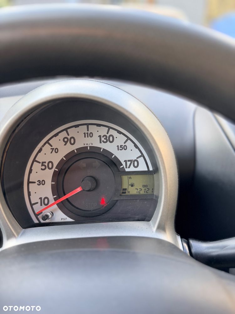 Toyota Aygo x-play - 19
