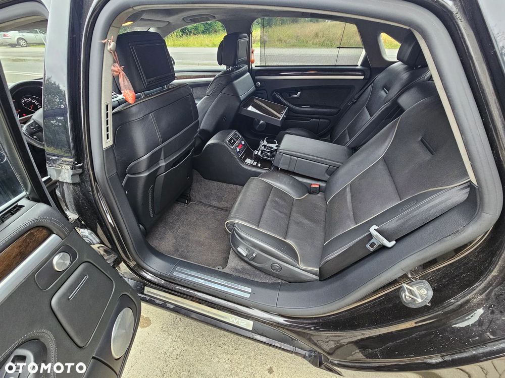 Audi A8 6.0 L Quattro - 20