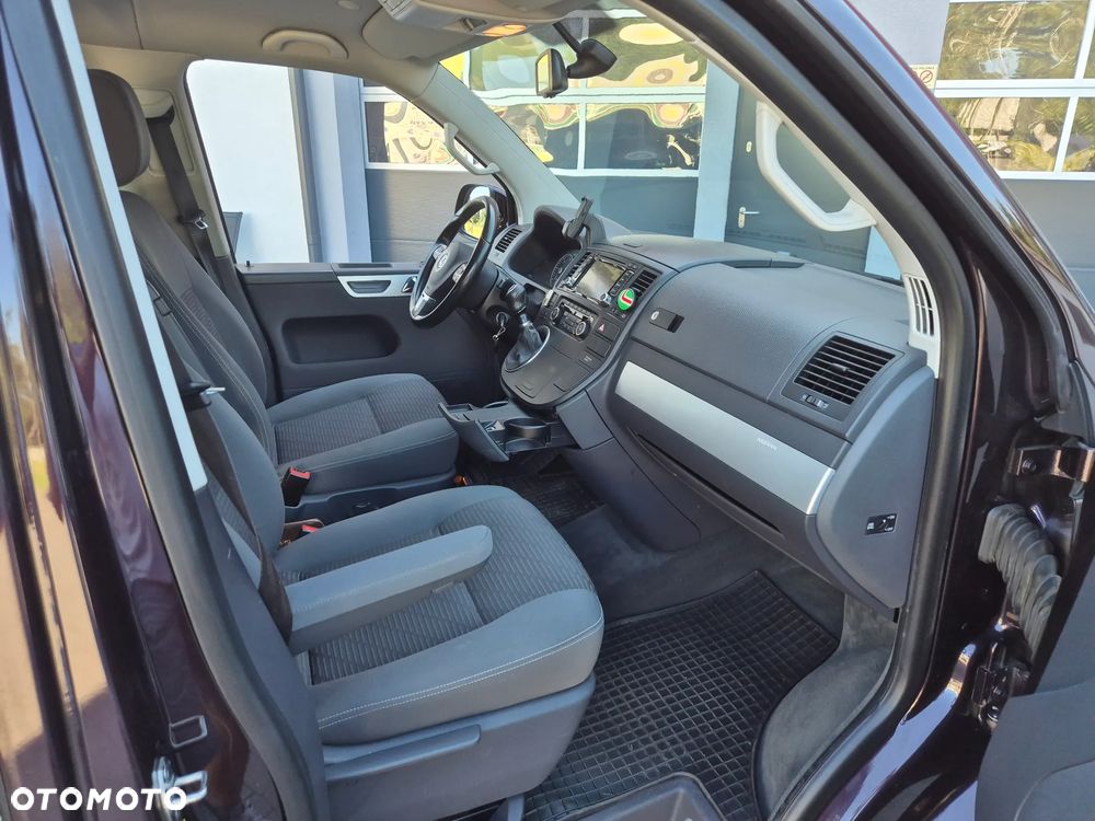 Volkswagen Multivan - 12