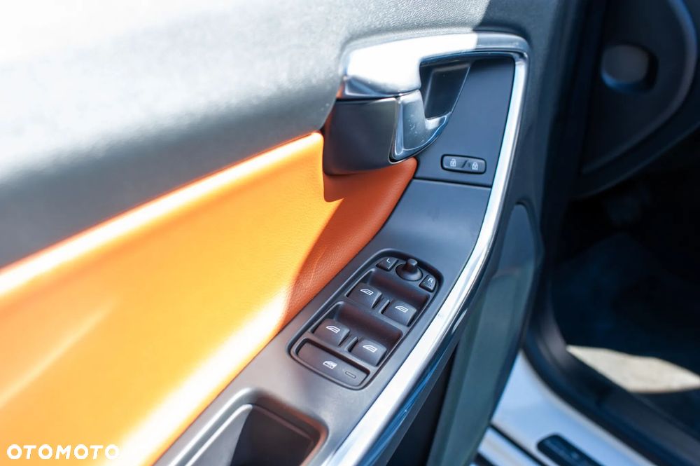 Volvo V60 T6 AWD Summum - 25