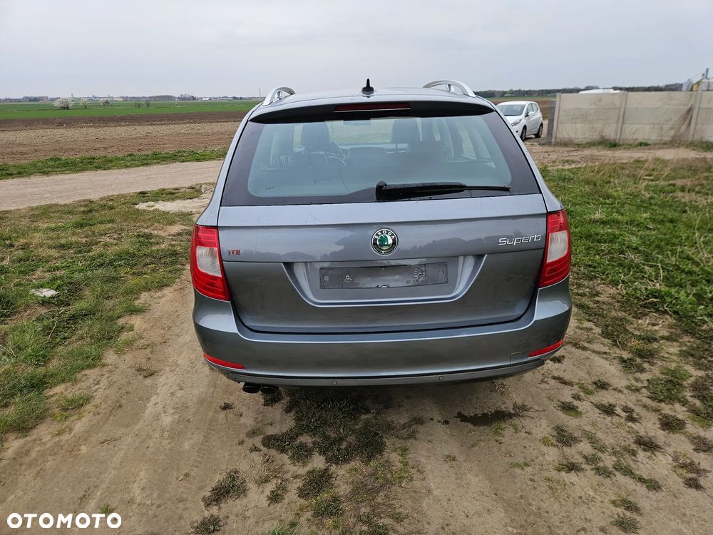 Skoda Superb 2.0 TDI DSG Elegance - 4