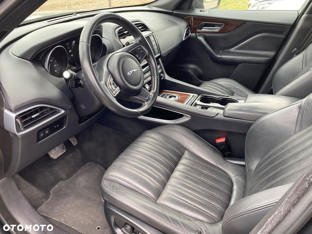 Jaguar F-Pace - 22
