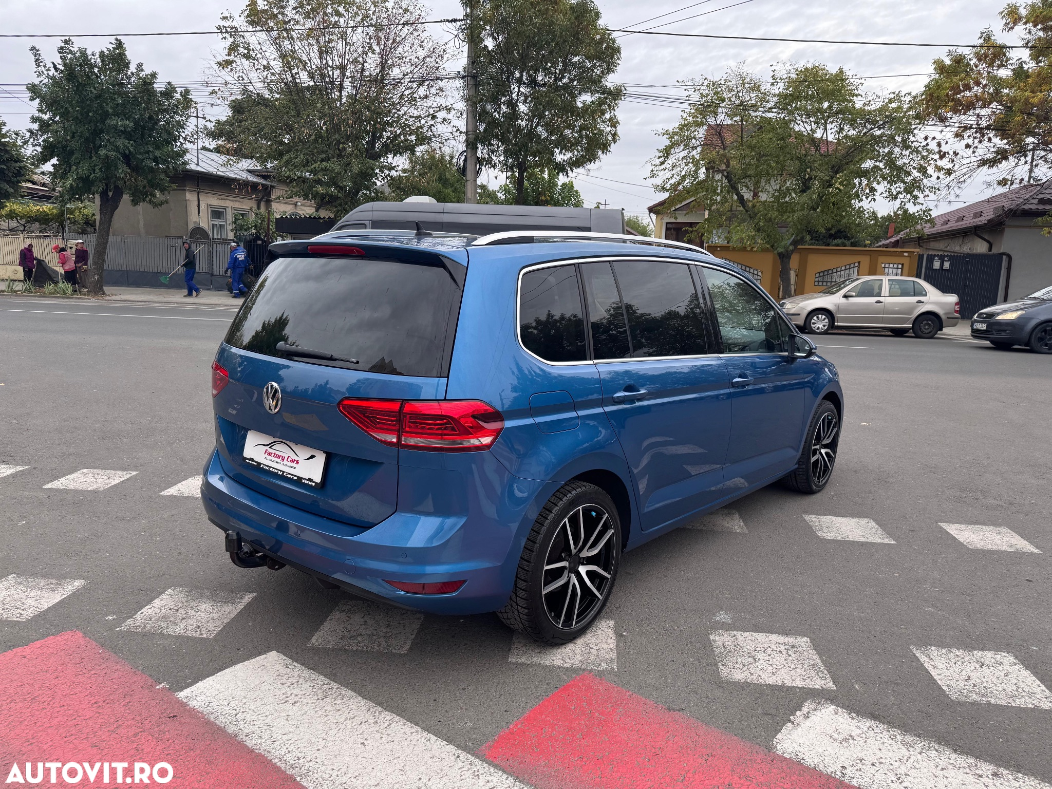 Volkswagen Touran 1.6 TDI DSG Highline - 2