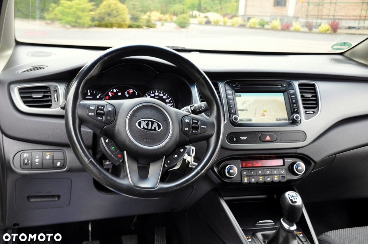 Kia Carens - 30