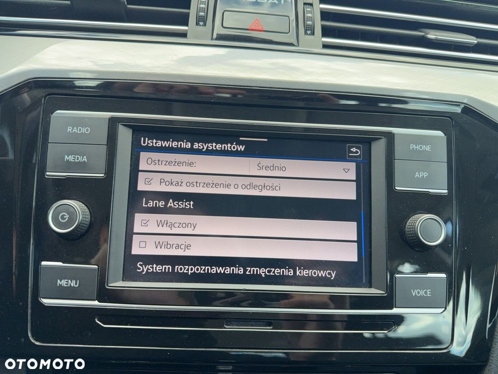 Volkswagen Passat - 31
