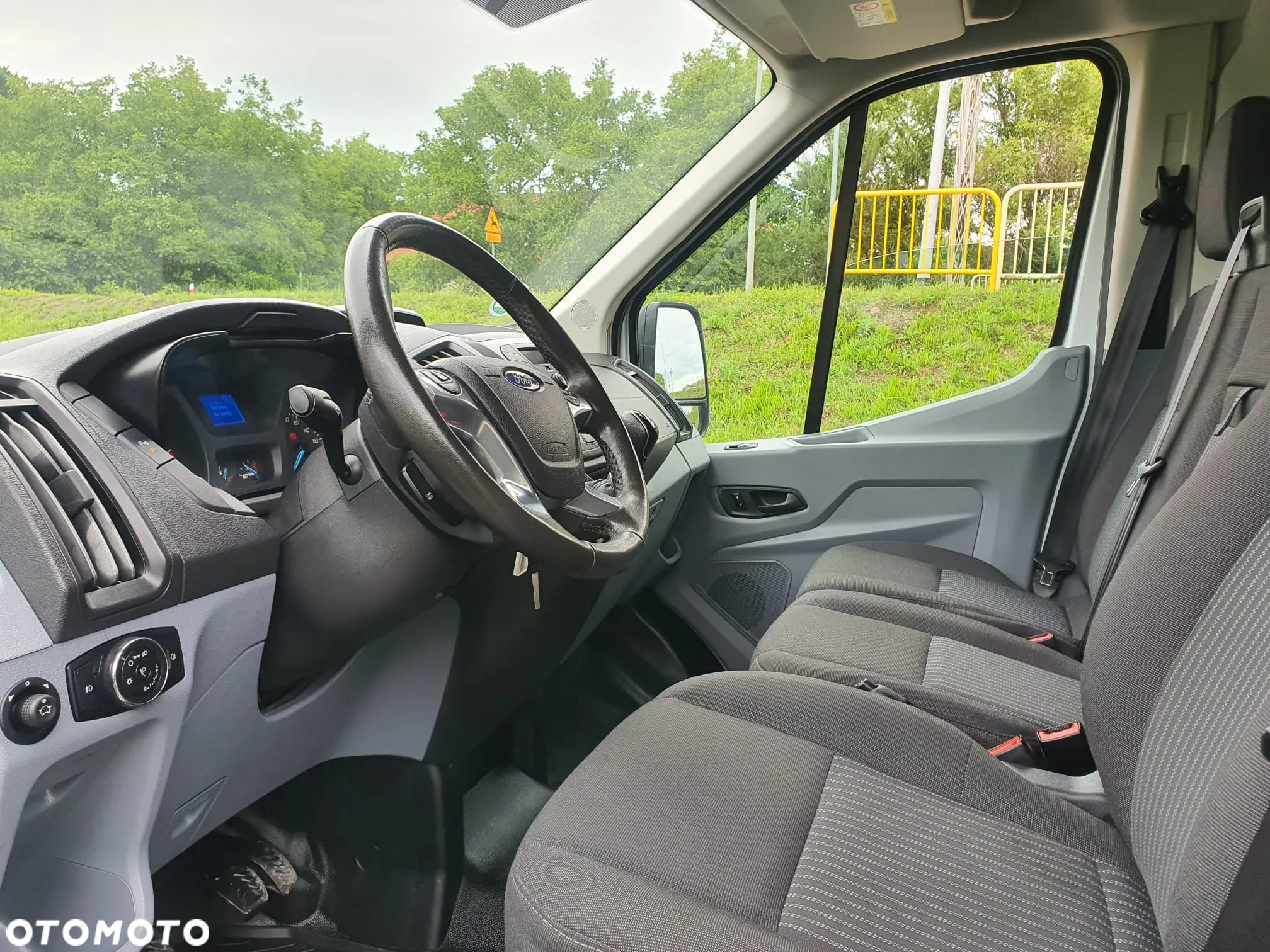 Ford Transit - 12