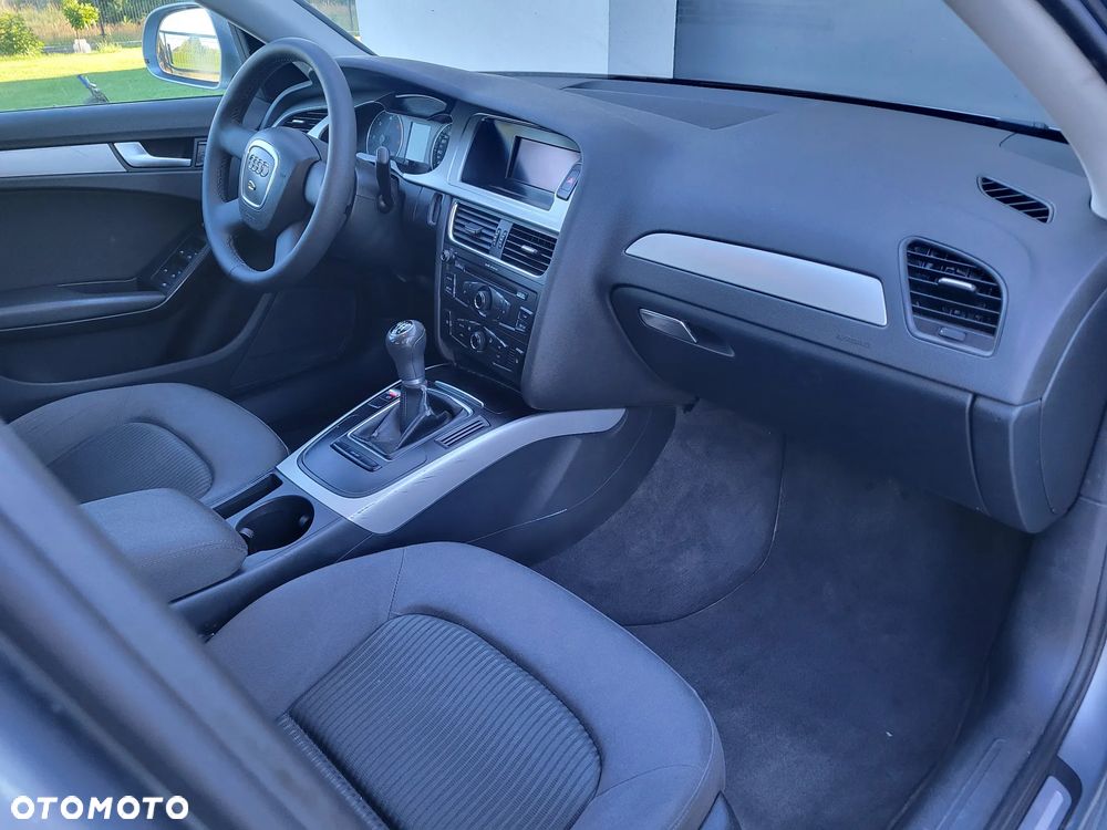 Audi A4 Avant 2.0 TDI DPF Ambiente - 13