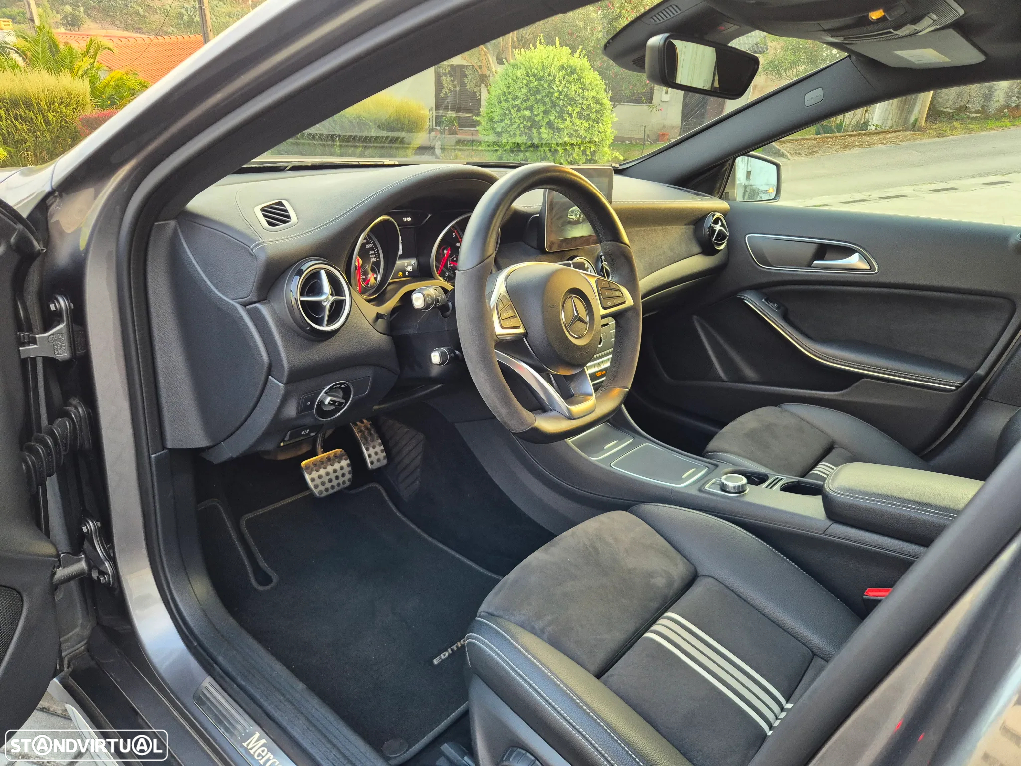 Mercedes-Benz GLA 220 d 4Matic 7G-DCT AMG Line - 12