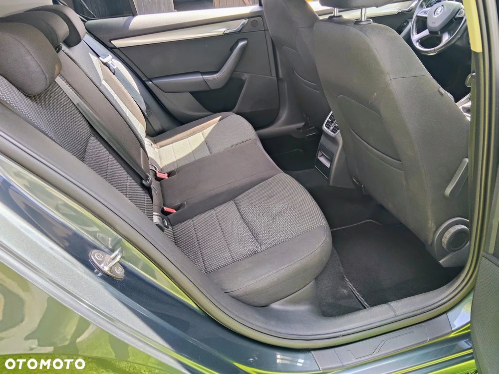 Skoda Octavia 1.4 TSI Ambition - 8