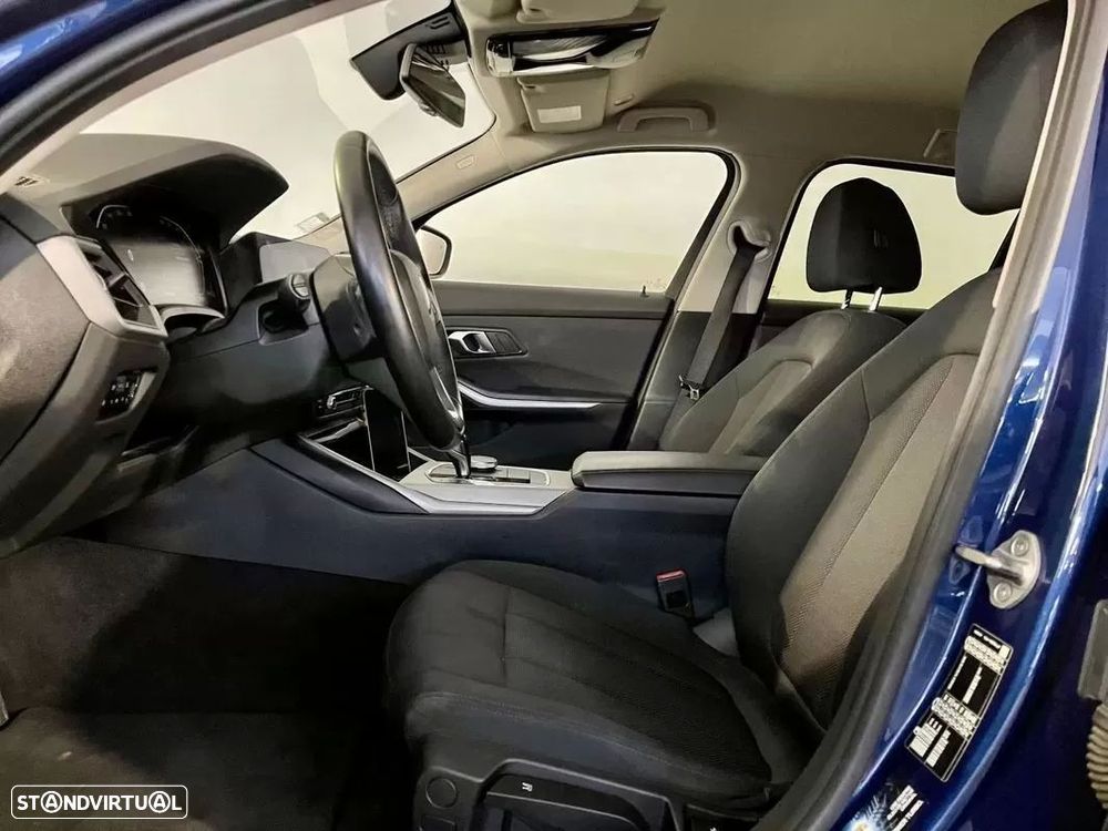 BMW 318 d Auto - 29