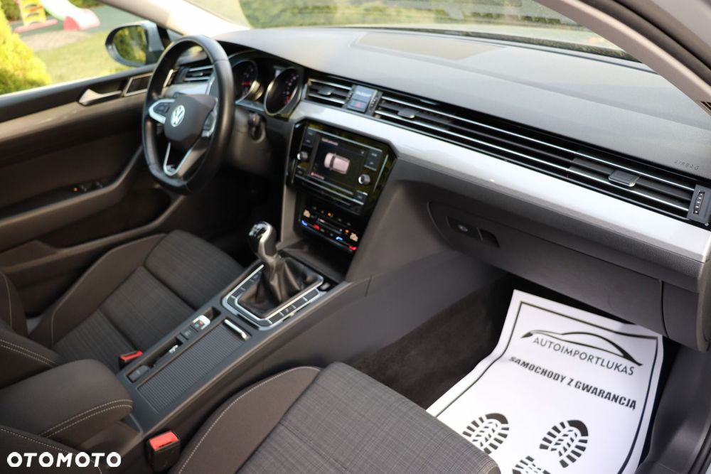 Volkswagen Passat 1.5 TSI EVO Business - 8