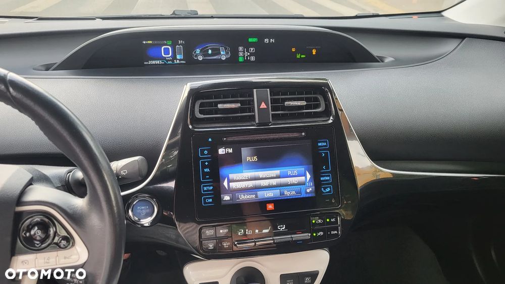 Toyota Prius Hybrid - 22