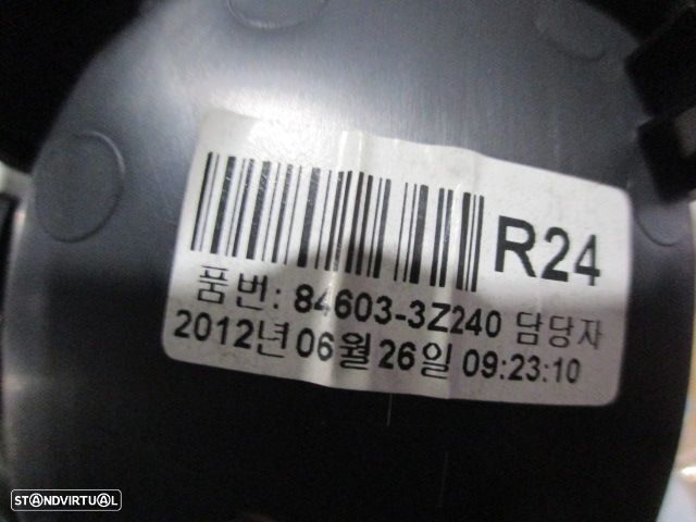 Grelha Friso 846033Z240 HYUNDAI  I40 BREAK FASE 1 2012 1.7CRDI 115CV 5P CINZA MEIO CONSOLA CENTRAL - 4