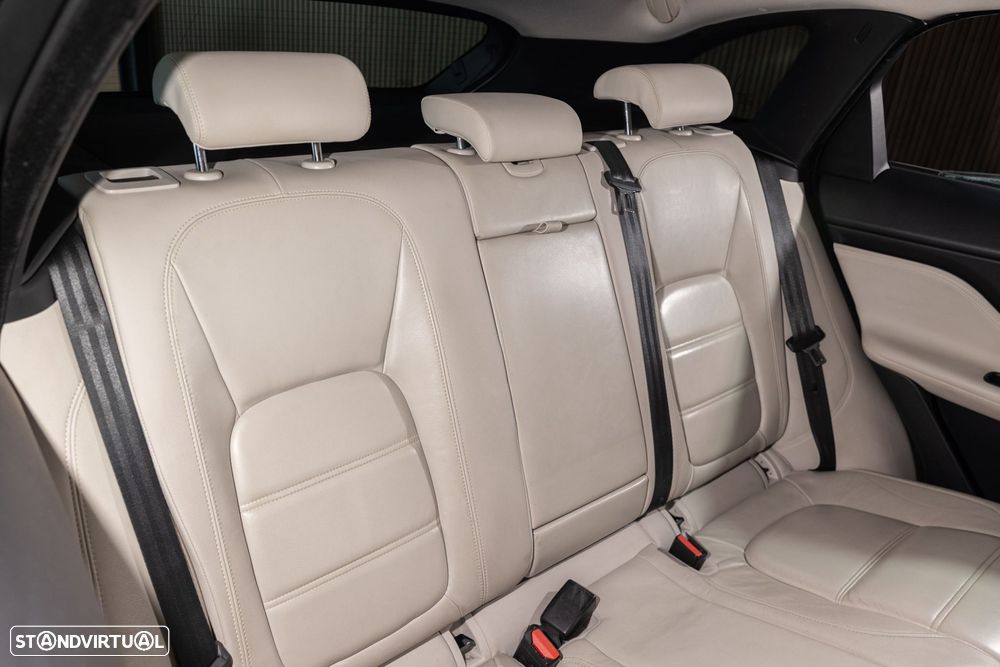 Jaguar F-Pace 3.0 TDV6 Prestige AWD Aut. - 26