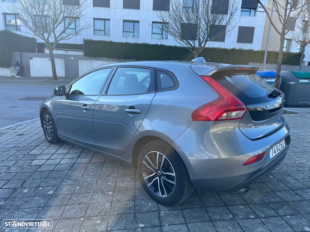 Volvo V40 2.0 D3 Momentum - 8