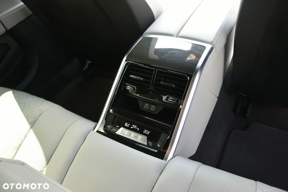 BMW M8 - 37