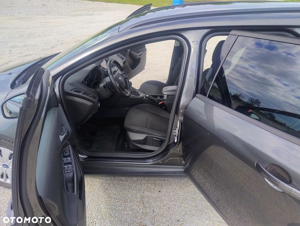 Ford Focus - 25