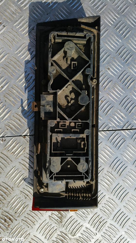 Lampa prawy lewy tył VW GOLF I wkład żarówek - 24