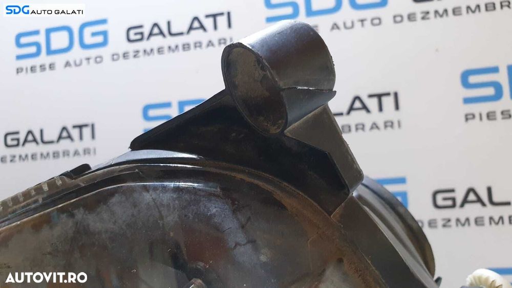 Far Dreapta cu Defect Renault Clio 2 1998 - 2012 Cod 8200228792 - 5