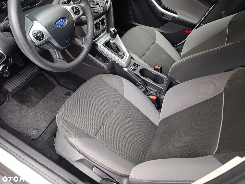 Ford Focus 1.6 TDCi DPF Titanium - 16