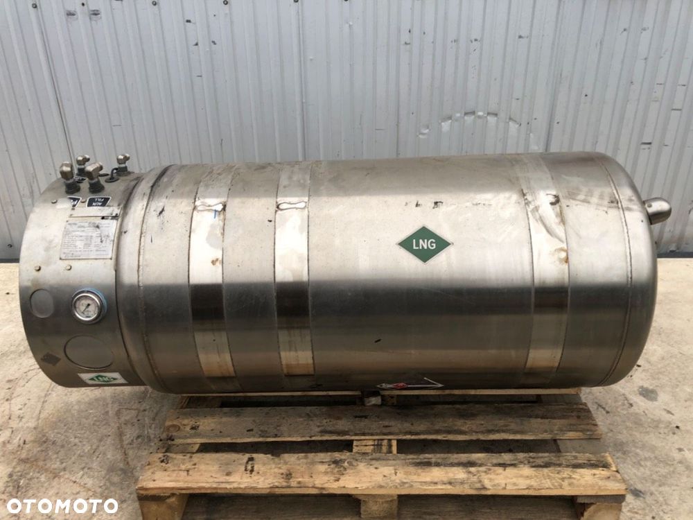 ZBIORNIK PALIWA GAZU LNG  SCANIA L,P,G,R,S - series 2016 - 2022 R410 302 kW [411 KM] 8x4/4 2017 - 1