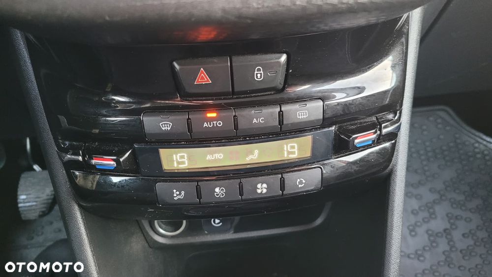 Peugeot 2008 1.2 Pure Tech Active - 9