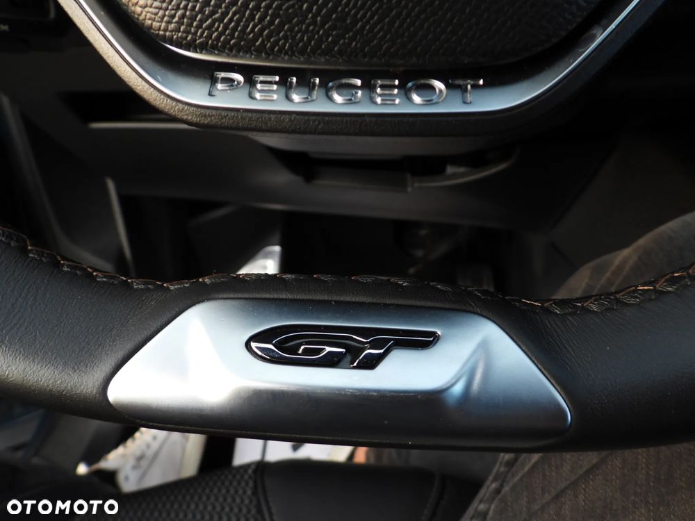 Peugeot 3008 225 e-EAT8 GT - 31