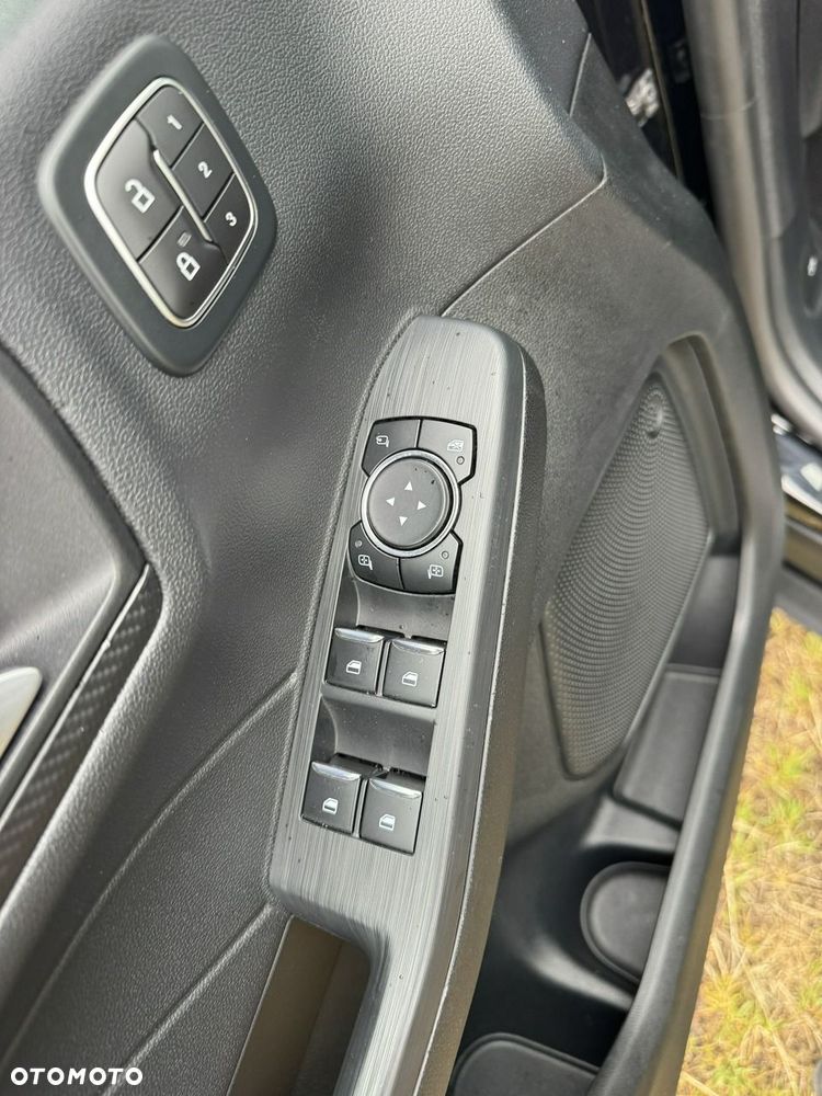 Ford Kuga - 21
