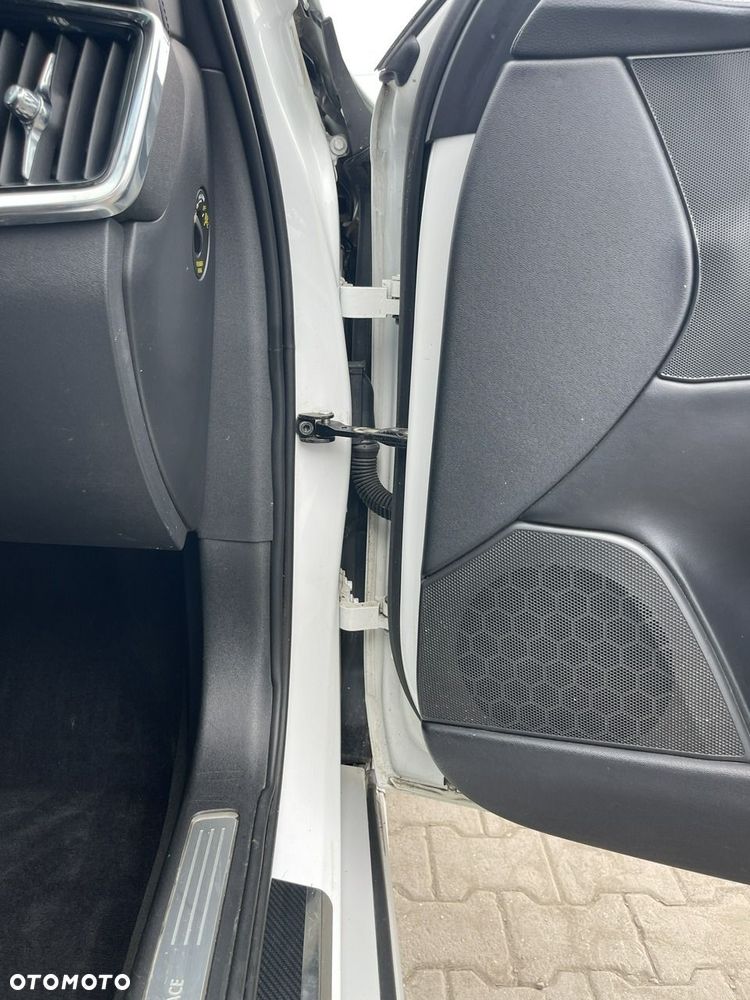 Volvo V90 Cross Country D5 AWD Ocean Race - 11