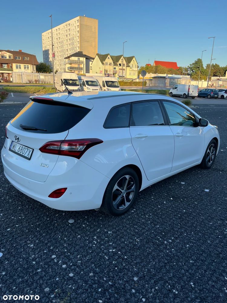 Hyundai i30 blue Kombi 1.6 GDi DCT Passion - 3