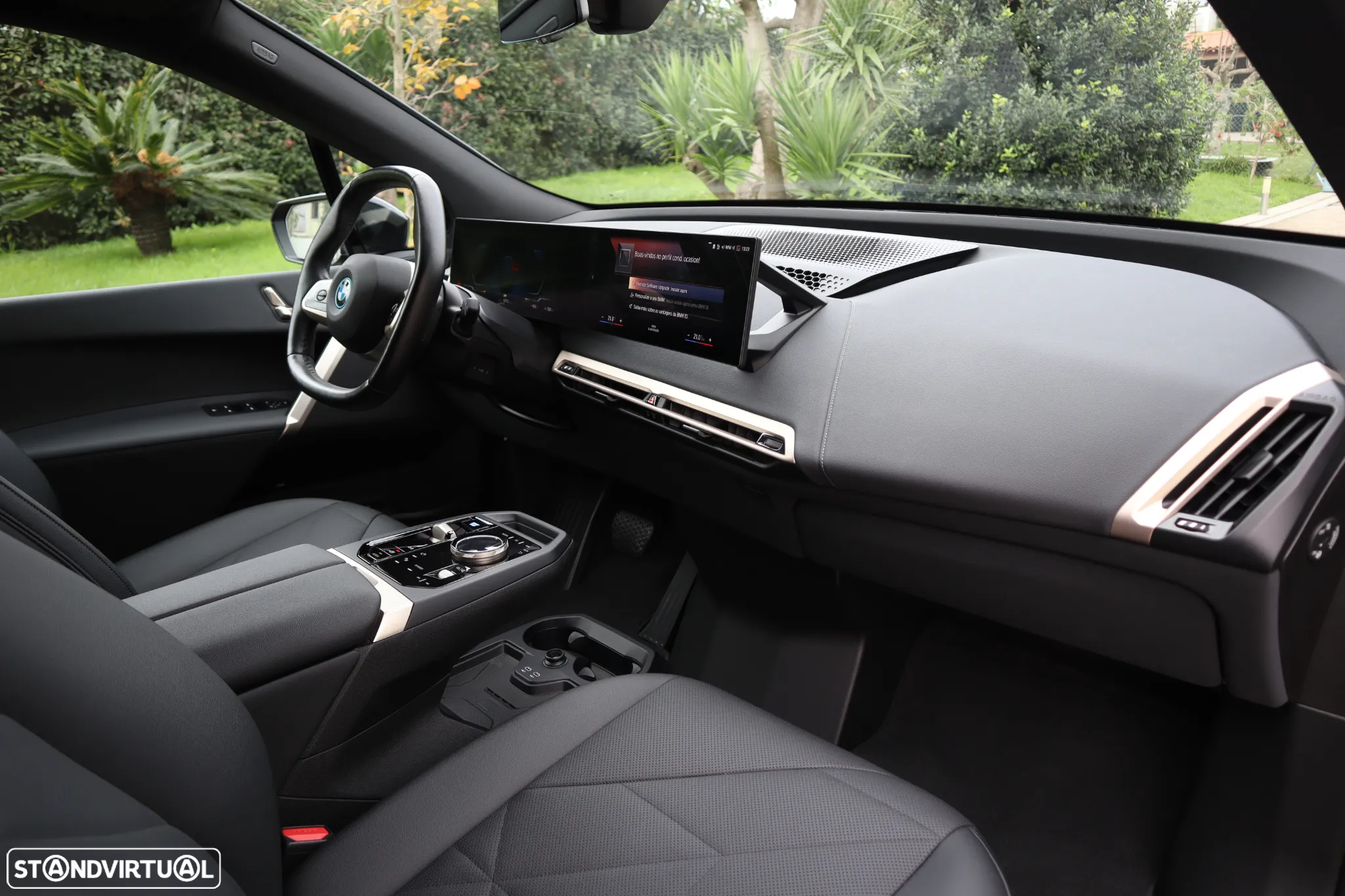 BMW iX xDrive 50 Pack Desportivo - 29