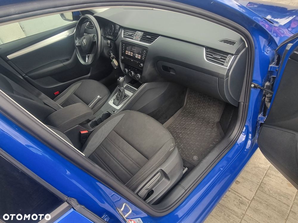 Skoda Octavia 1.6 TDI Drive DSG - 6