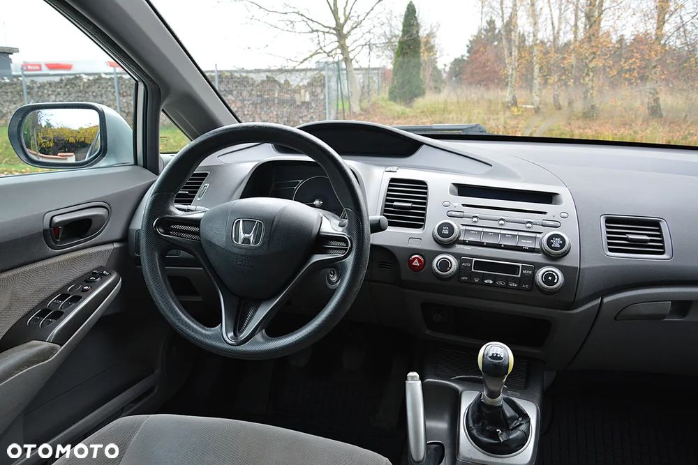 Honda Civic 1.8 Executive - 23