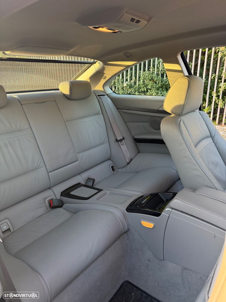 BMW 320 d Coupe - 10