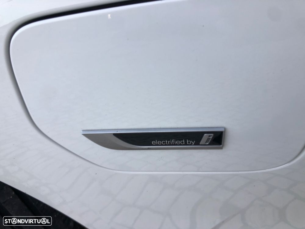 BMW 320 e Pack Desportivo M Auto - 13