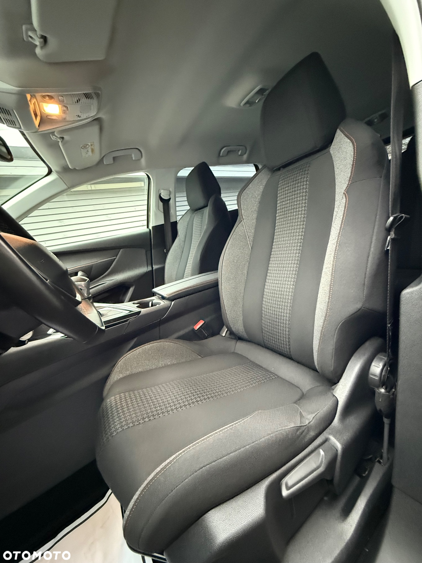 Peugeot 5008 - 8