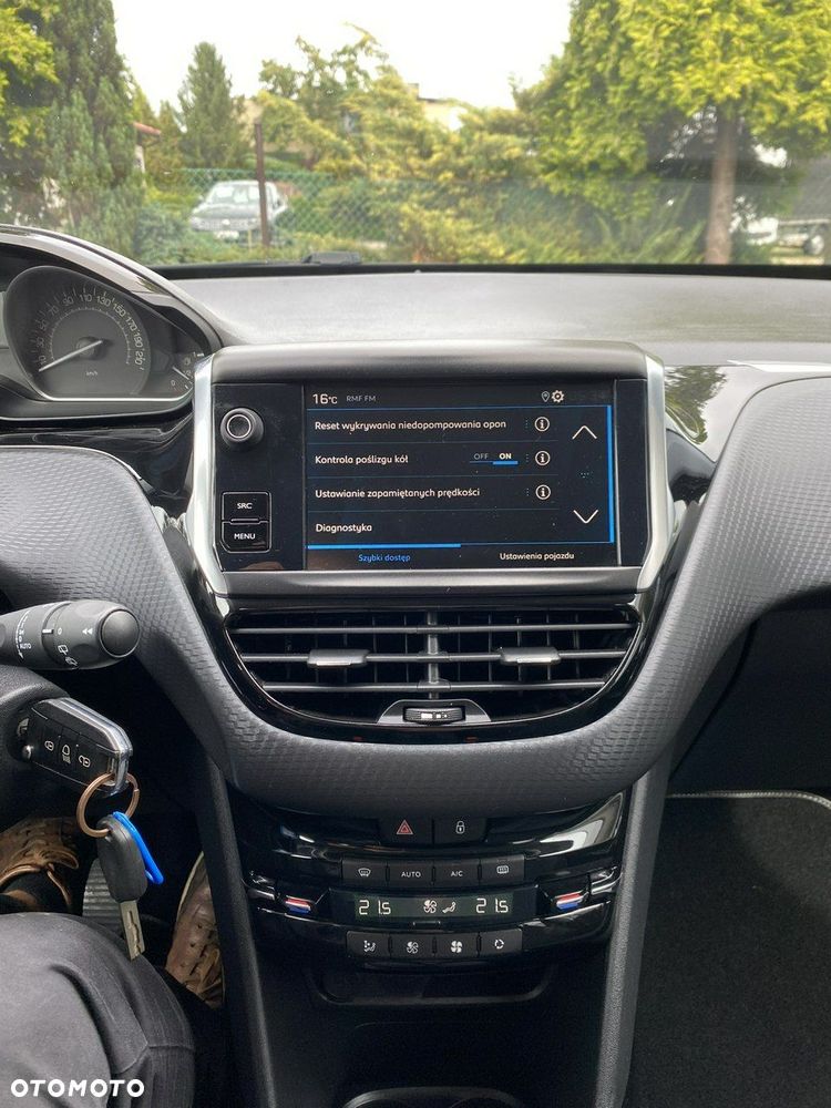 Peugeot 2008 1.5 BlueHDi Signature - 20