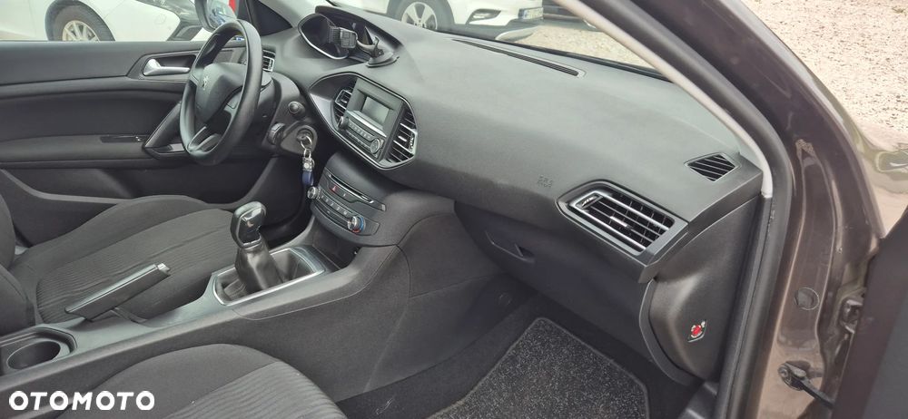 Peugeot 308 1.2 VTi/PureTech Active - 16
