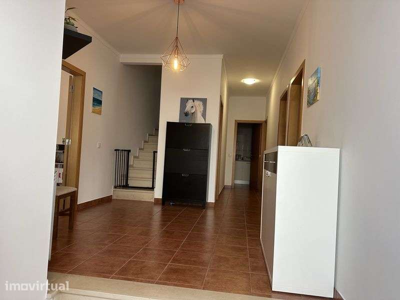 Moradia T4, garagem, aquecimento central+ A/C a 10m de Santarém - Grande imagem: 2/12