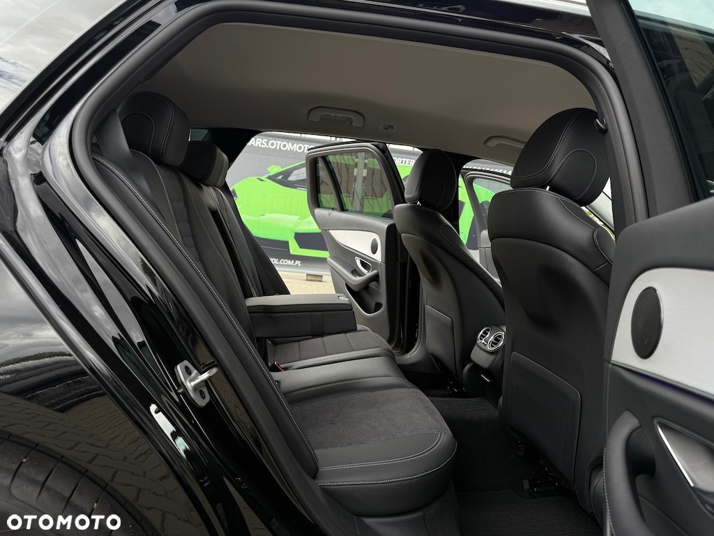 Mercedes-Benz Klasa E 300 de Business Edition - 35