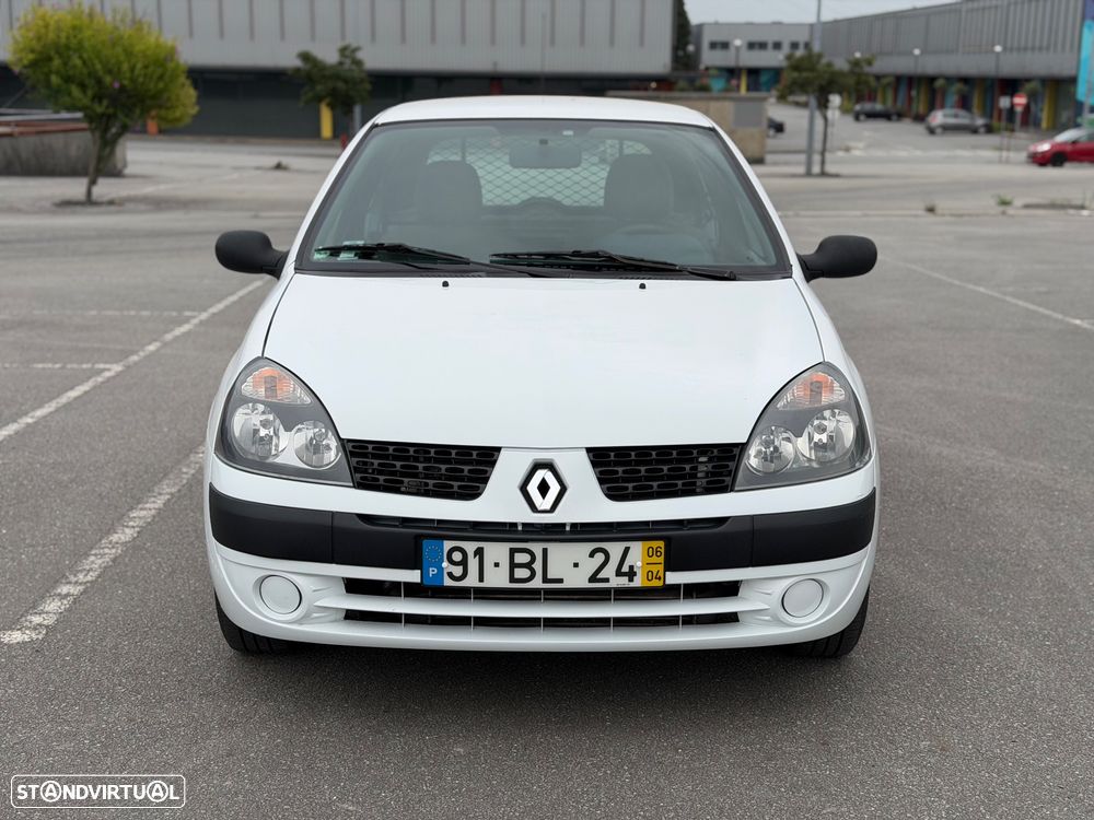 Renault Clio - 11