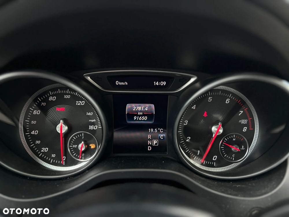 Mercedes-Benz CLA 250 7G-DCT - 24