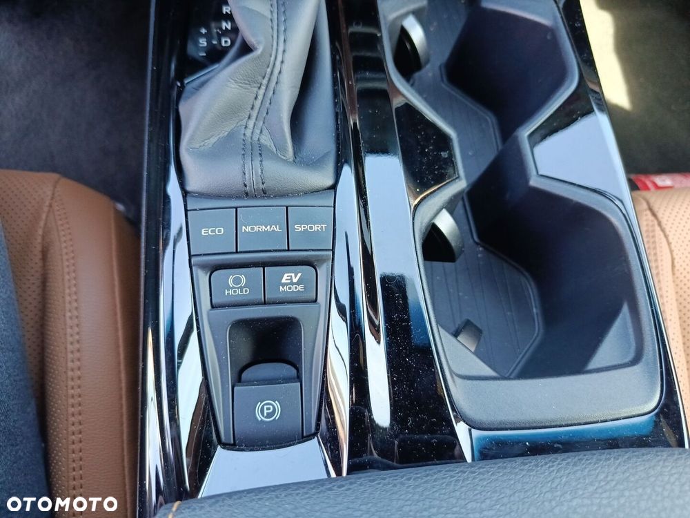 Toyota Camry - 26