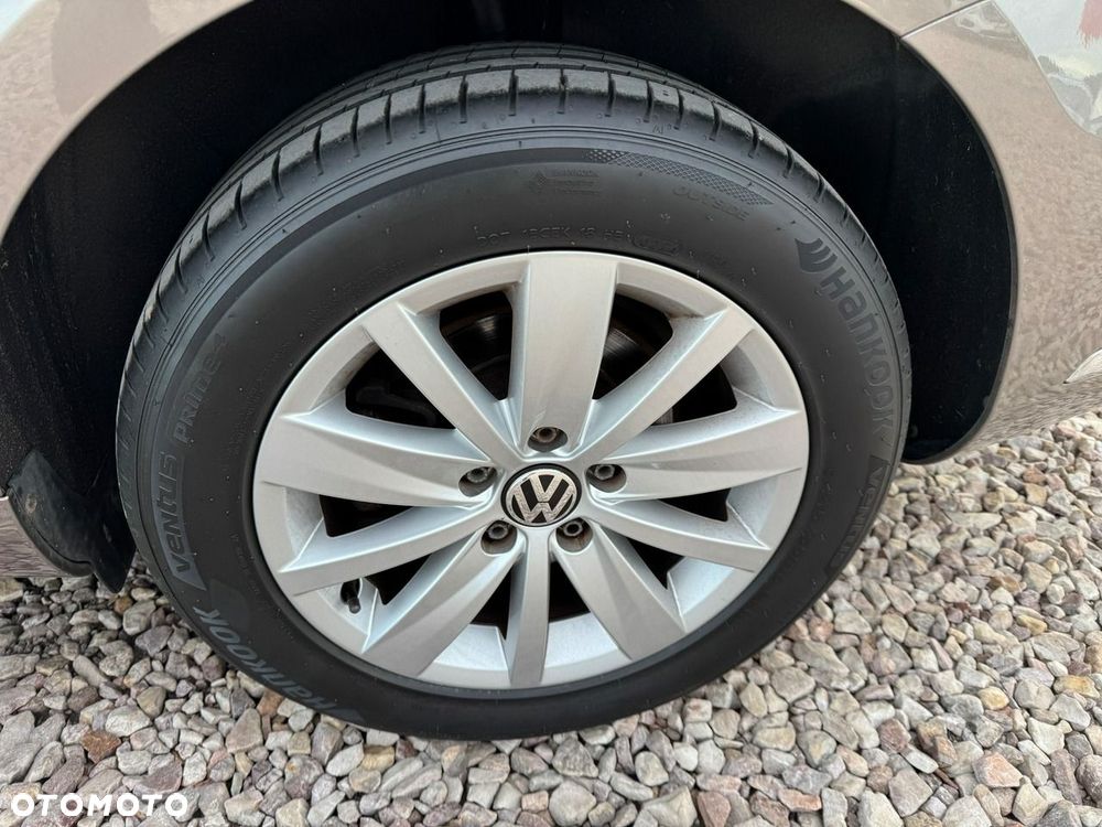 Volkswagen Passat - 29