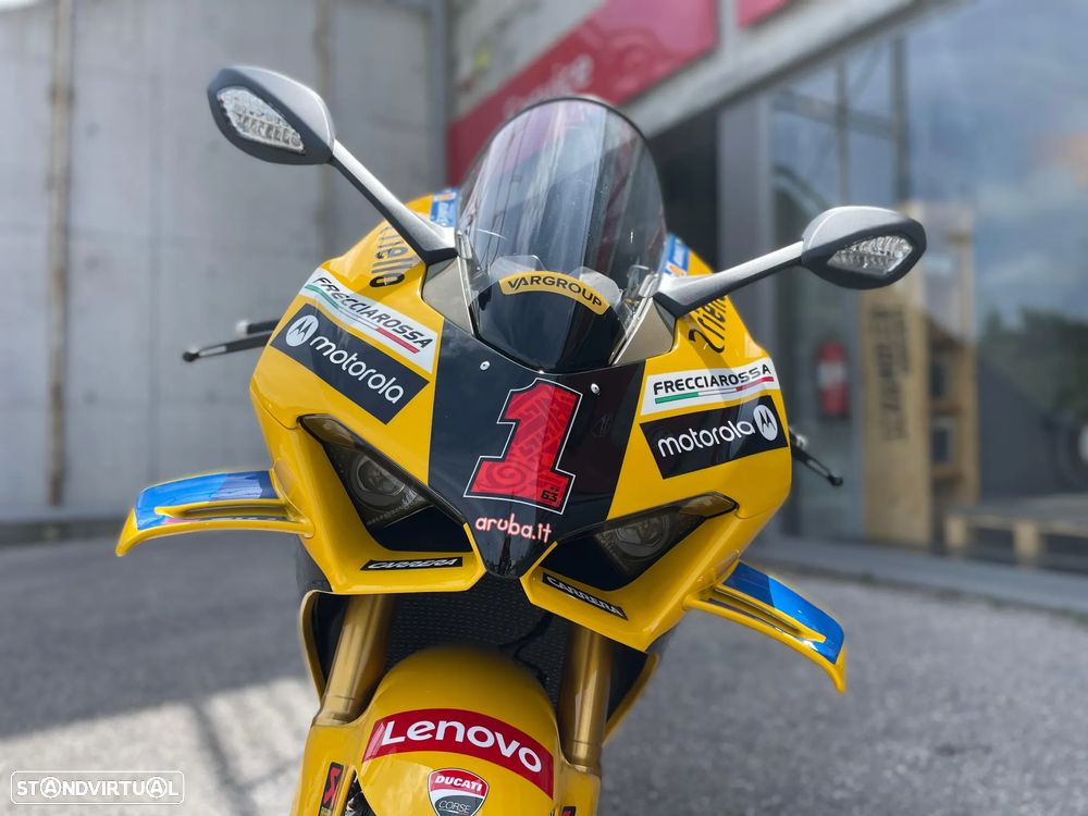 Ducati Panigale V4 Bagnaia 2023 World Champion Replica - 7