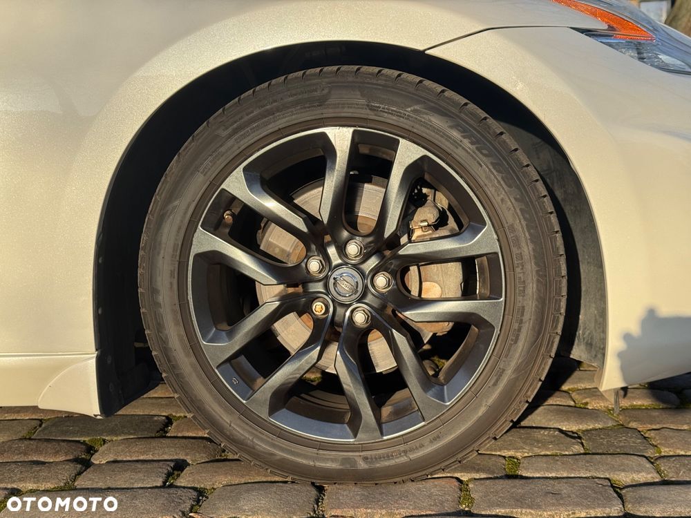 Nissan 370 Z - 7