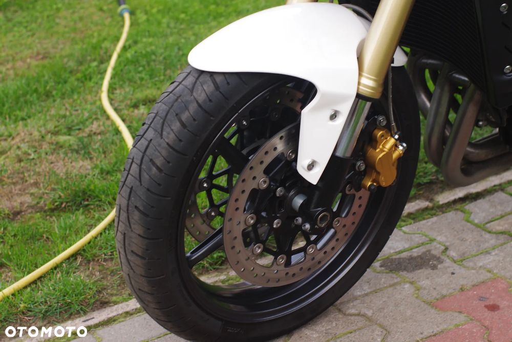 Triumph Street Triple - 24